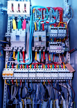Elektrik donatımı ayrıntıları. Cabels, kontrol panelleri.