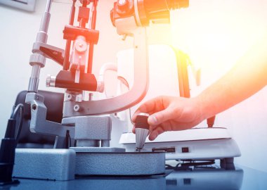 Refractometry. Keratometry. Kırılma testi. Optometri ekipman.