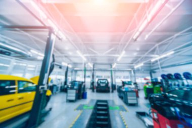 Oto Tamir Servisi. Arka plan bulanık.