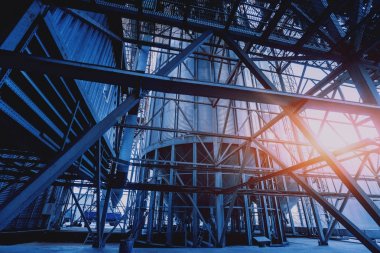 Modern silolar Tahıl hasat depolamak için. Tarım. 