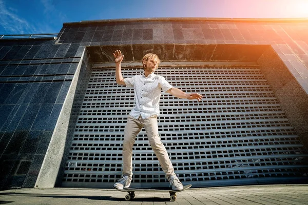 Skateboarder Practicing Jumping Streets — Stock Photo, Image