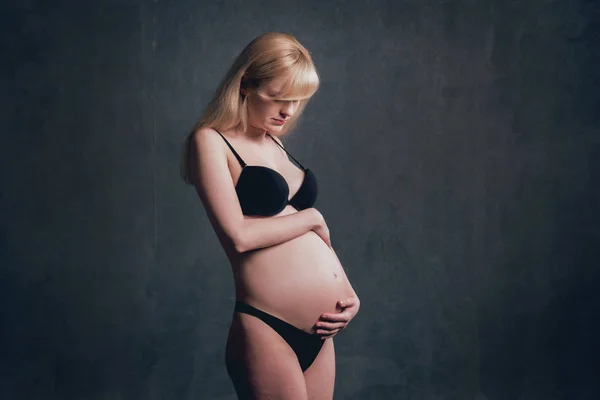 Estúdio Imagem Bela Mulher Grávida Roupa Interior Preta — Fotografia de Stock