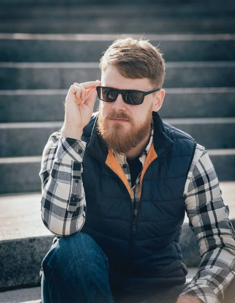 Handsome Bearded Man Casual Clothes Posing Camera Outdoors — Stock Photo, Image