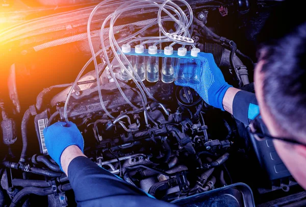 Reinigung Von Motorinjektoren Autoreparatur Tankstelle — Stockfoto