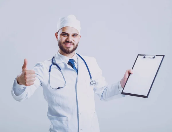 Junge Braune Augen Arzt Oder Praktikant Gegen Weiße Wand — Stockfoto