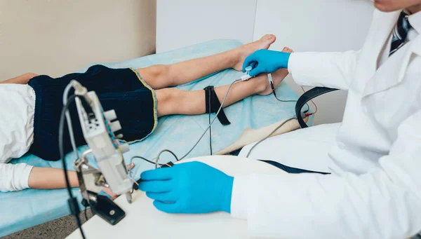 Test Des Nerfs Patient Par Électromyographie Examen Médical Emg — Photo