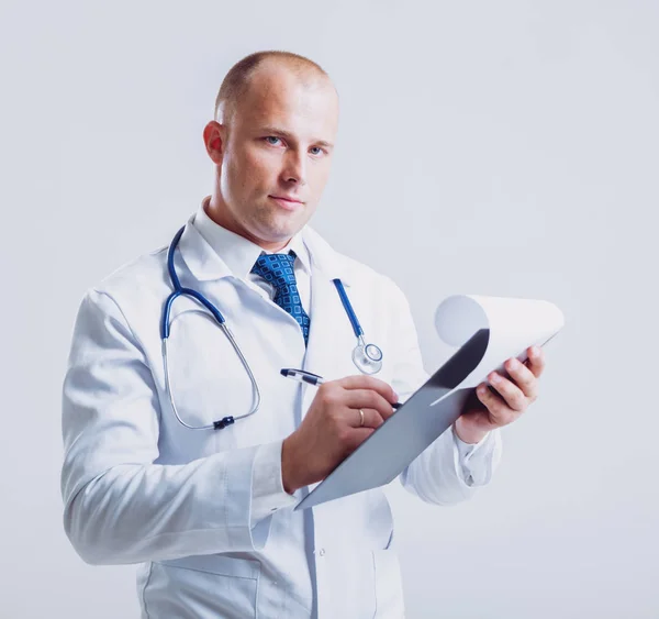 Médico Adulto Ojos Azules Caucásico Posando Con Diferentes Cosas Médicas —  Fotos de Stock