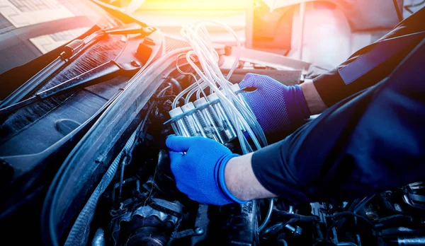 Het Reinigen Van Injectoren Van Motor Auto Reparatie Tankstation — Stockfoto