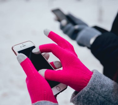Smartphone dokunmatik ekranlar için kışın eldiven ile kullanarak çift