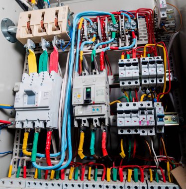 Elektrik donatımı ayrıntıları. Cabels, kontrol panelleri.