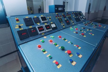 Hidroelektrik Santrali kontrol paneli. Elektrik donatımı.