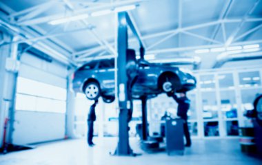 Oto Tamir Servisi. Bulanık.