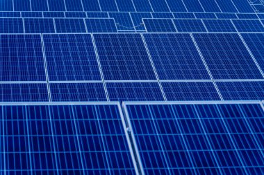 Doku büyük güneş panelleri, alternatif elektrik kaynak.