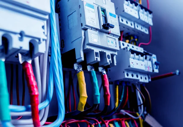 Equipo Eléctrico Cableados Conmutadores Multicolores — Foto de Stock