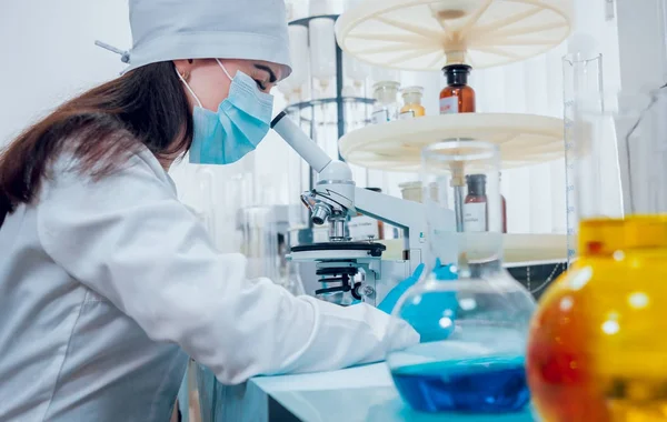 Técnico Científico Trabajando Laboratorio Formación Médica — Foto de Stock