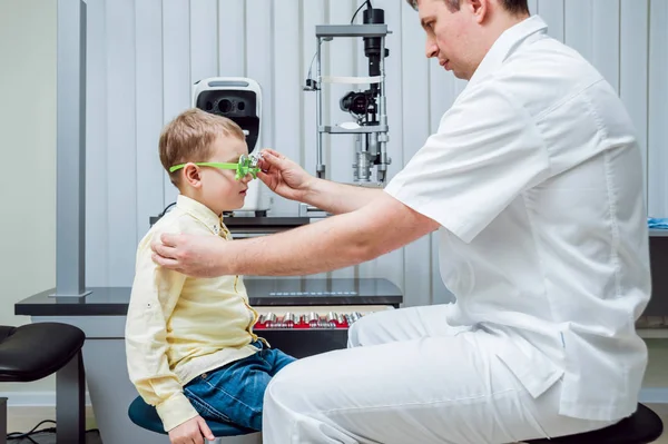 Zkušební Snímek Brýle Předpis Pro Dítě Dítěte Hypermetropy Krátkozrakost Dítěte — Stock fotografie