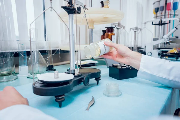 Wissenschaftstechniker Bei Der Arbeit Labor Mit Verschiedenen Geräten — Stockfoto