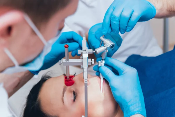 Installatie Van Gezicht Boog Functionele Diagnostiek Moderne Technologie — Stockfoto