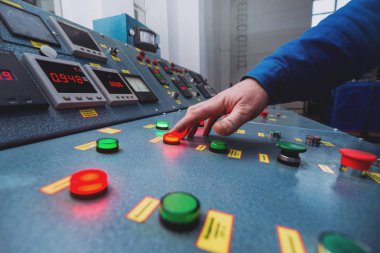 Hidroelektrik Santrali kontrol paneli. Elektrik donatımı.