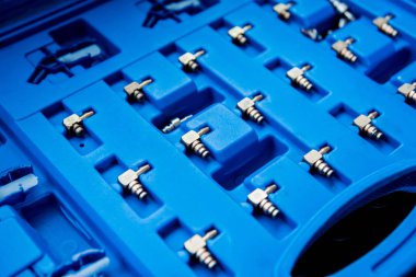 Oto tamir servisi olarak geçiş ücretleri. Yakın u