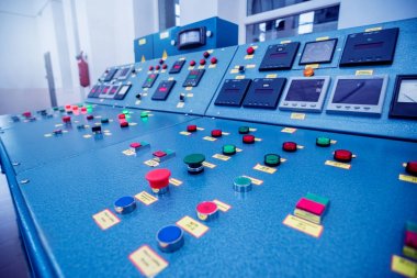 Hidroelektrik Santrali kontrol paneli. Elektrik donatımı.