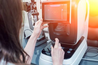 Refractometry. Keratometry. Kırılma testi. Optometri ekipman.
