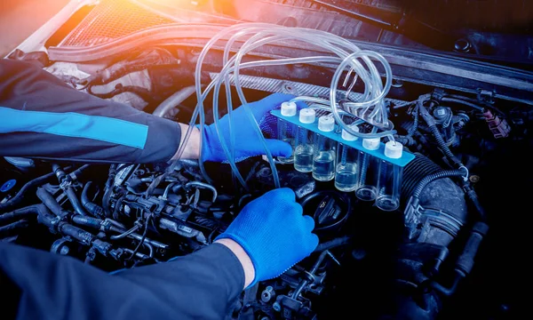 Cleaning Engine Injectors Car Repair Service Station — Stock Photo, Image