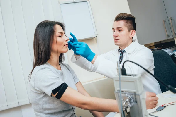 Test Des Nerfs Patient Par Électromyographie Examen Médical Emg — Photo