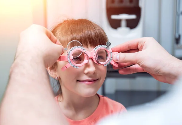 Testrahmen Brillen Rezept Für Ein Kind Kinderhypermetropie Kurzsichtigkeit Des Kindes — Stockfoto