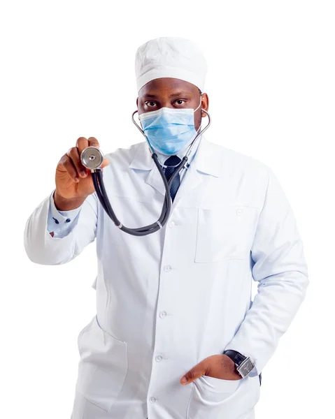 Americký Doktor Pózuje Stetoskop Izolované Bílém — Stock fotografie