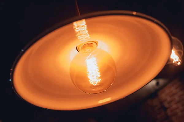 Lâmpada Pendente Loft Com Lâmpadas Edison — Fotografia de Stock
