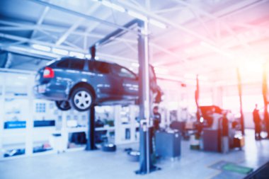 Oto Tamir Servisi. Arka plan bulanık.