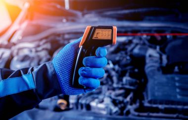Motor sıcaklık ölçüm, araba servisi için elinde Kızılötesi Lazer termometre