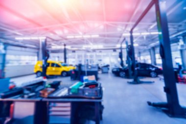 Oto Tamir Servisi. Arka plan bulanık.