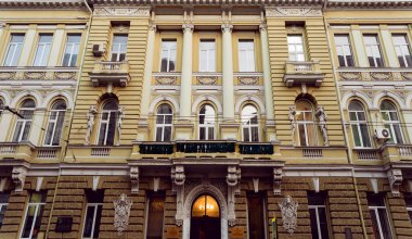 Tarihi bina cephe. Cental Europe stili.