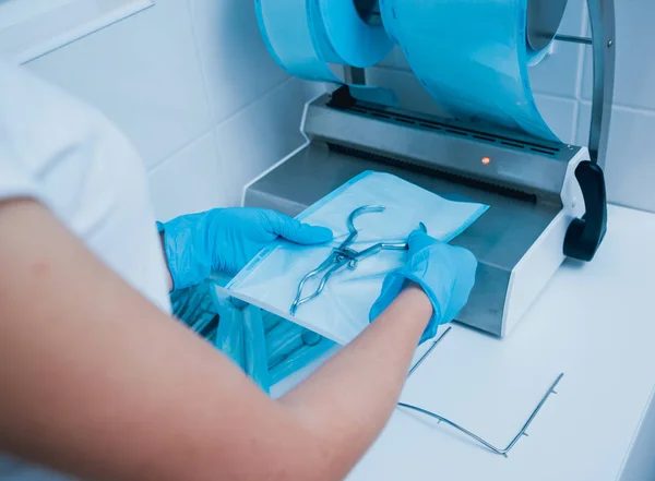 Esterilización Instrumentos Médicos Autoclave Consultorio Dental — Foto de Stock