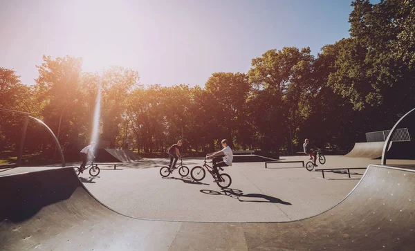 Kiev Ukraine July 2017 Company Young Men Bmx Skatepark — Stock Photo, Image