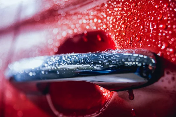Podrobnosti Elektromobilu Kliku Dešťové Kapky Červená Barva — Stock fotografie