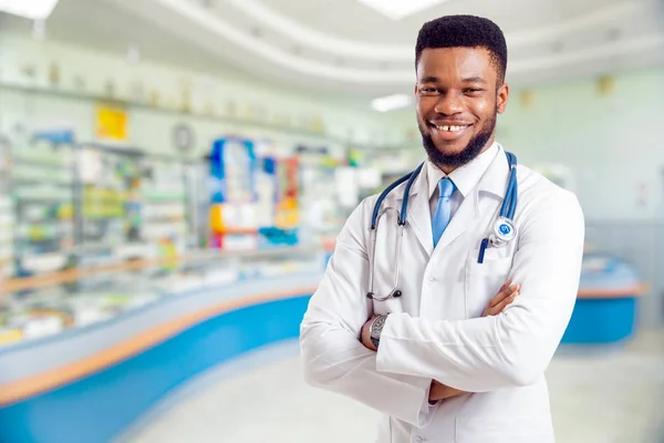 African American Doctor Pharmacy Concept Giving Advices Medicaments Pharmacy — Stock Photo, Image