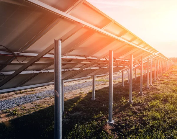 Vista Posterior Del Panel Solar Inversor Para Transformar Corriente Continua — Foto de Stock