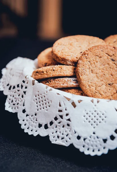 Gros Plan Des Biscuits Français Sur Surface Sombre Mise Point — Photo