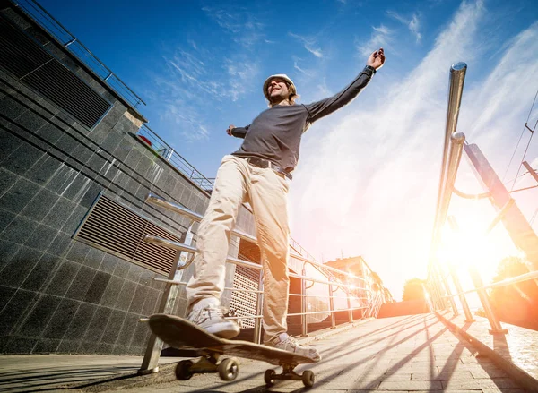Skateboarder Beoefenen Springen Straten — Stockfoto