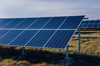 Güneş panelleri, fotovoltaik, alternatif elektrik kaynak.