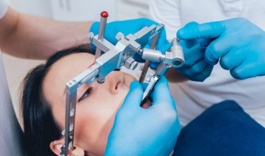 Yüz-bow montajı. Fonksiyonel tanılama.