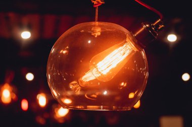 Loft kolye lamba edison ampul ile closeup