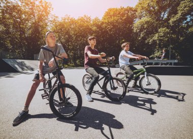 Bmx biniciler hile skatepark, performans.
