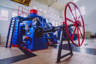 Yapar. Hidroelektrik Santrali. İç