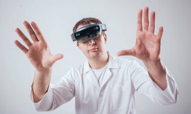 Doktor kullanır gerçeklik gözlükleri artar. Modern teknoloji