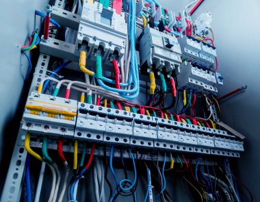 Elektrik donatımı ayrıntıları. Cabels, kontrol panelleri.