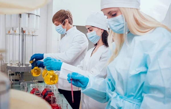 Wissenschaftstechniker Bei Der Arbeit Labor Medizinischer Hintergrund — Stockfoto